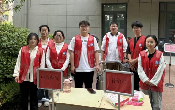 拳拳继续献热血，滴滴爱心汇暖流——中餐师生用爱共筑生命之光